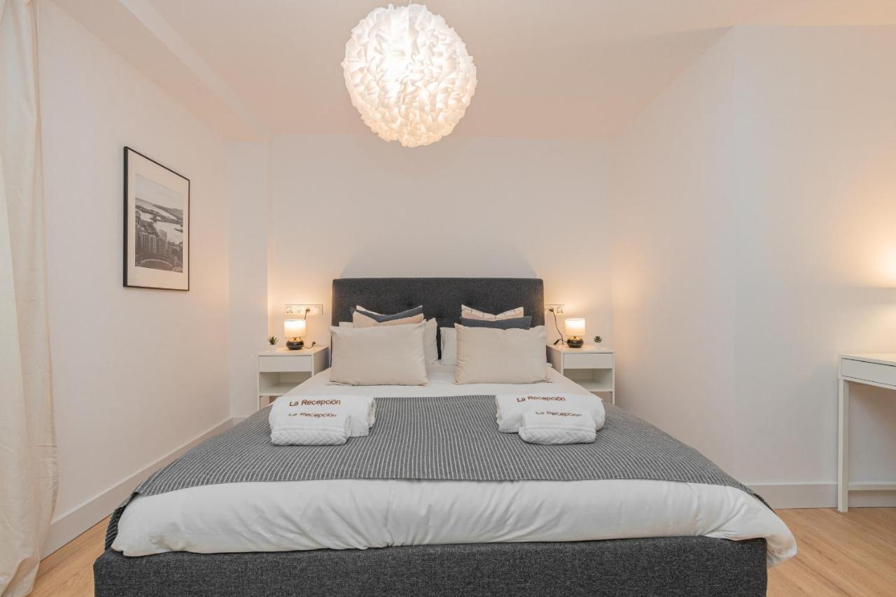 C26 Gorgeous 4 Bdrm Apartament In Plaza Uncibay Málaga Exteriör bild