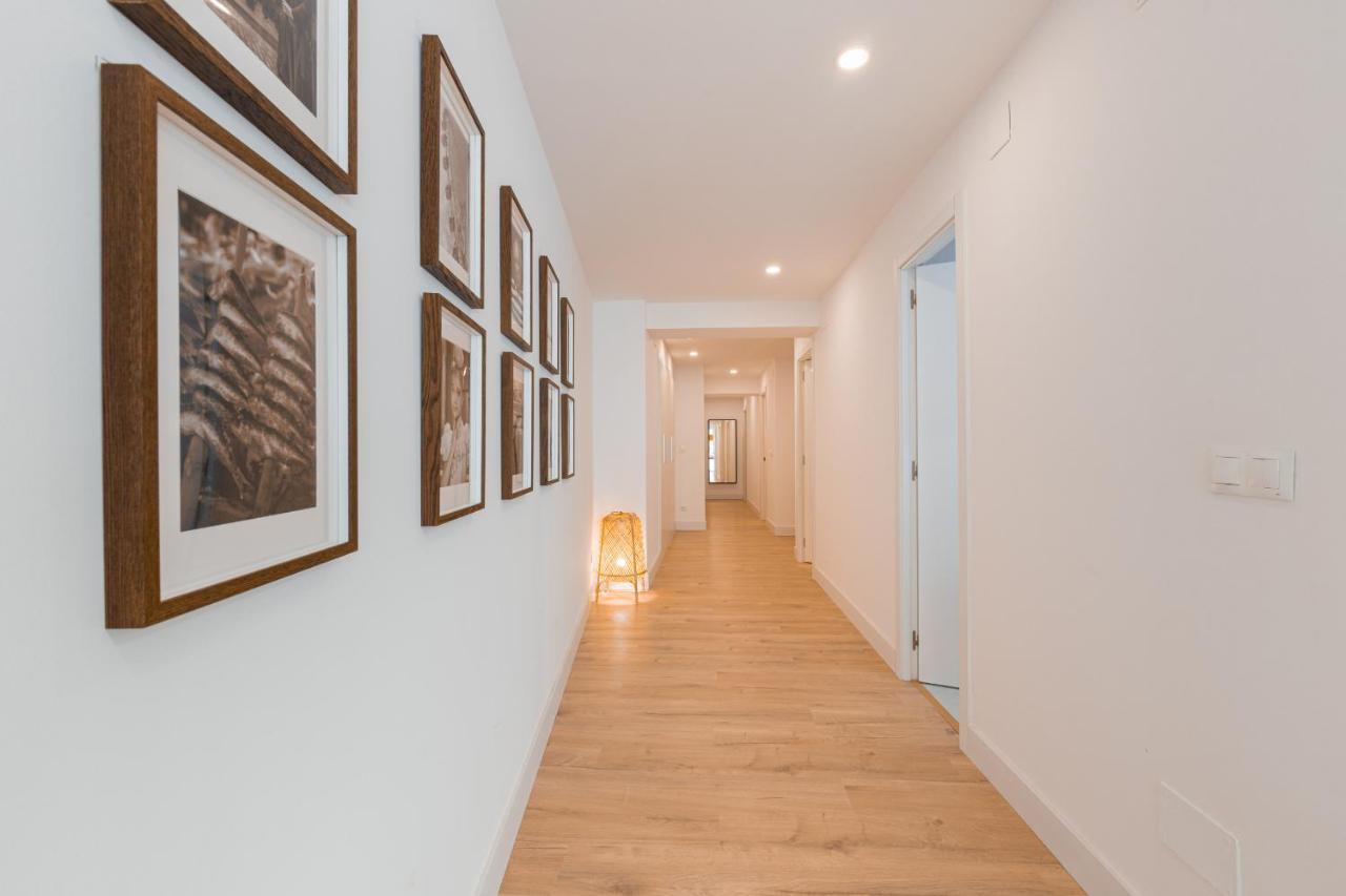 C26 Gorgeous 4 Bdrm Apartament In Plaza Uncibay Málaga Exteriör bild